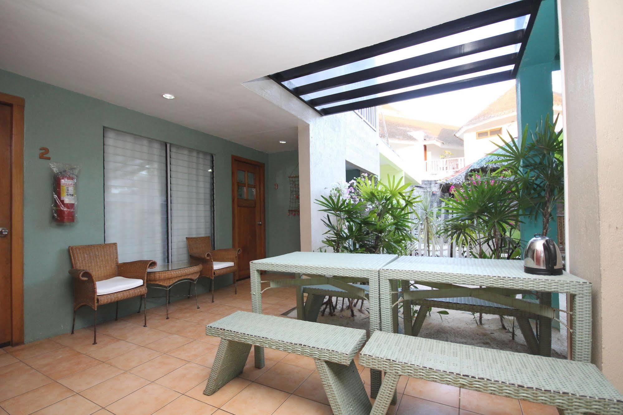 Mr Holidays Hotel Balabag  Exterior foto